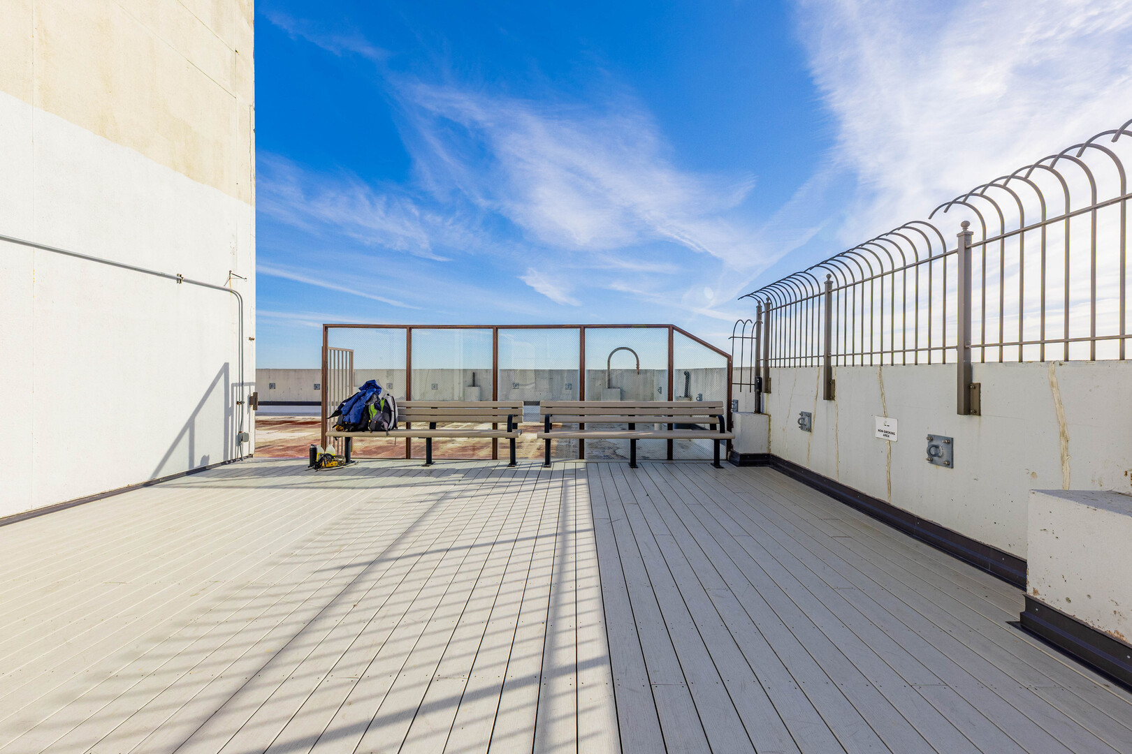 5455 North Sheridan Road, Unit 3906 Chicago, IL 60640 - Photo 18 of 28 a view of a balcony