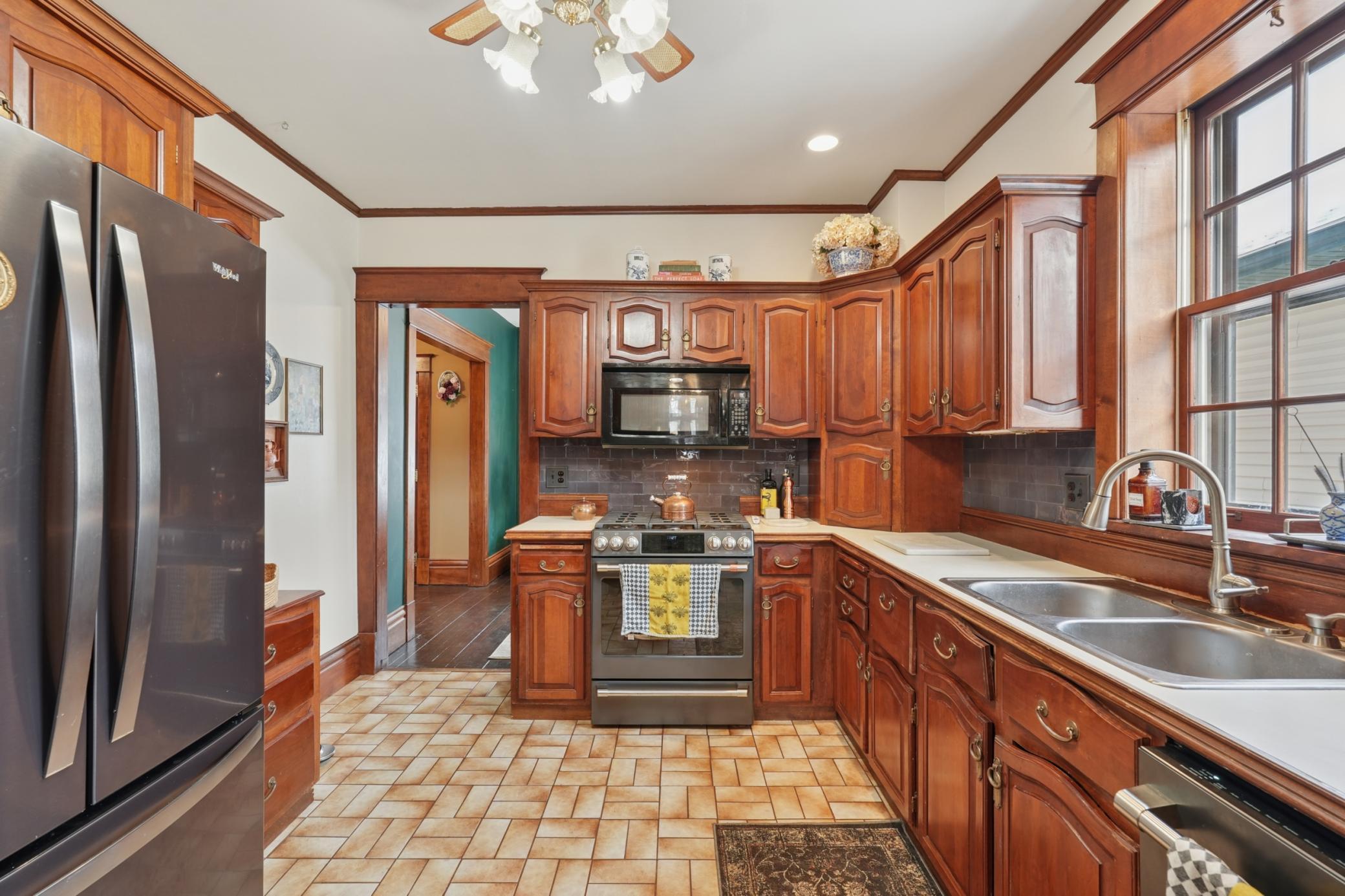 2566 18th Avenue East North St. Paul, MN 55109 - Photo 17 of 42