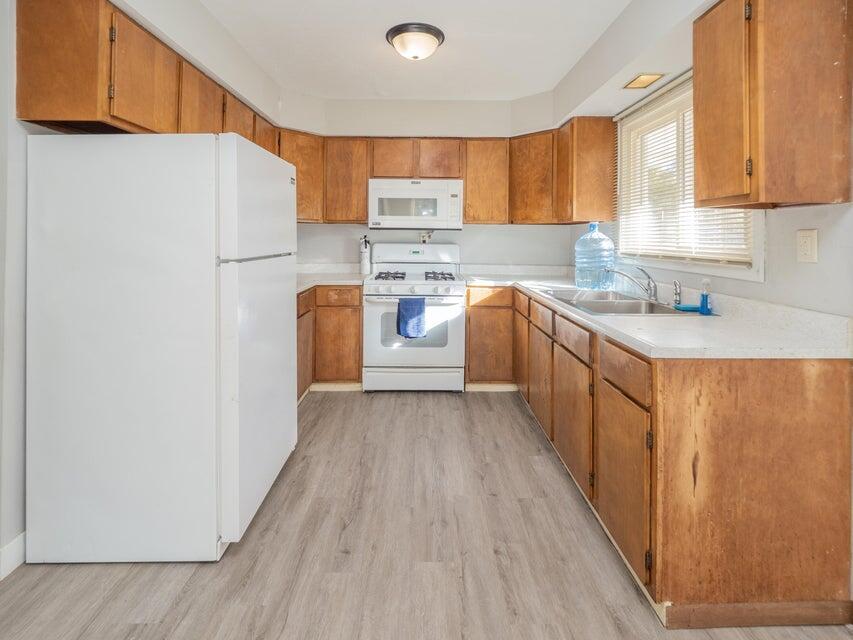 1516 Nazareth Road Kalamazoo, MI 49048 - Photo 5 of 34 5