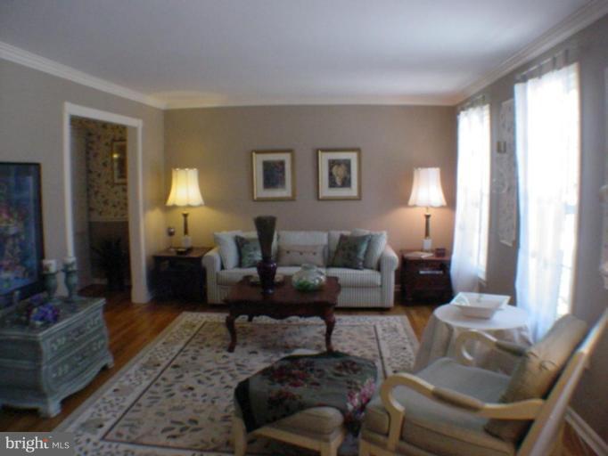 14200 Sturtevant Road Silver Spring, MD 20905 - Photo 2 of 20 Living Room