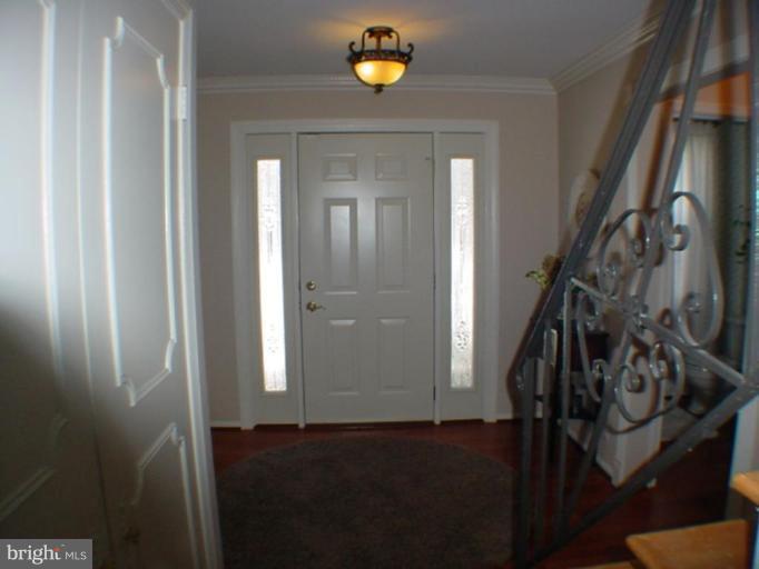14200 Sturtevant Road Silver Spring, MD 20905 - Photo 16 of 20 Hallway