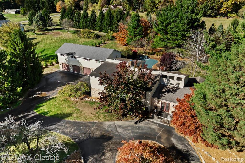 2345 East Commerce Road Milford, MI 48381 - Photo 2 of 77