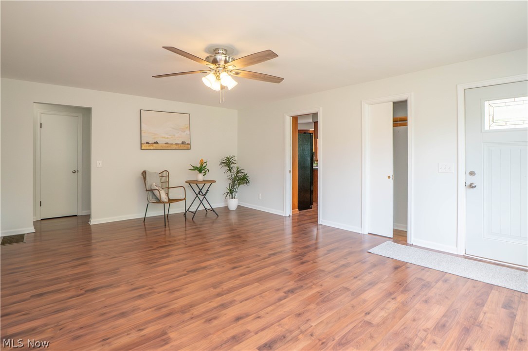 3920 Ashwood Street Northwest Canton, OH 44708 - Photo 4 of 39