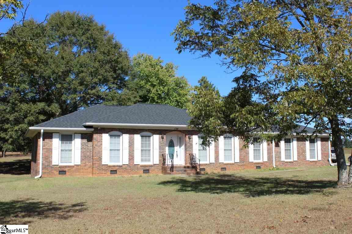 154 Ballard Road Pelzer, SC 29669 - Photo 3 of 32