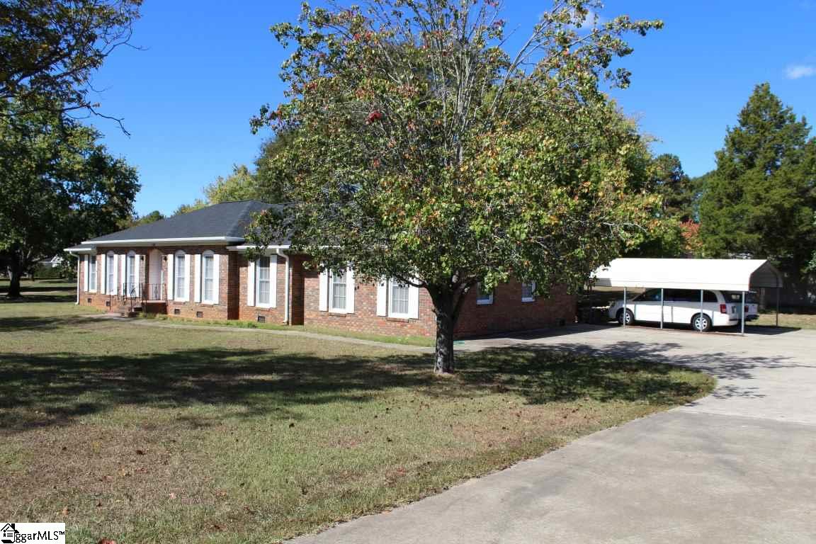 154 Ballard Road Pelzer, SC 29669 - Photo 4 of 32