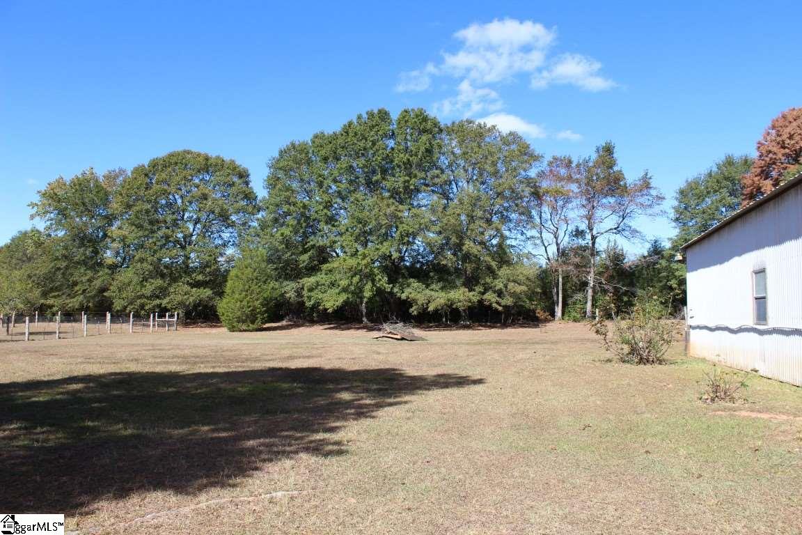 154 Ballard Road Pelzer, SC 29669 - Photo 10 of 32