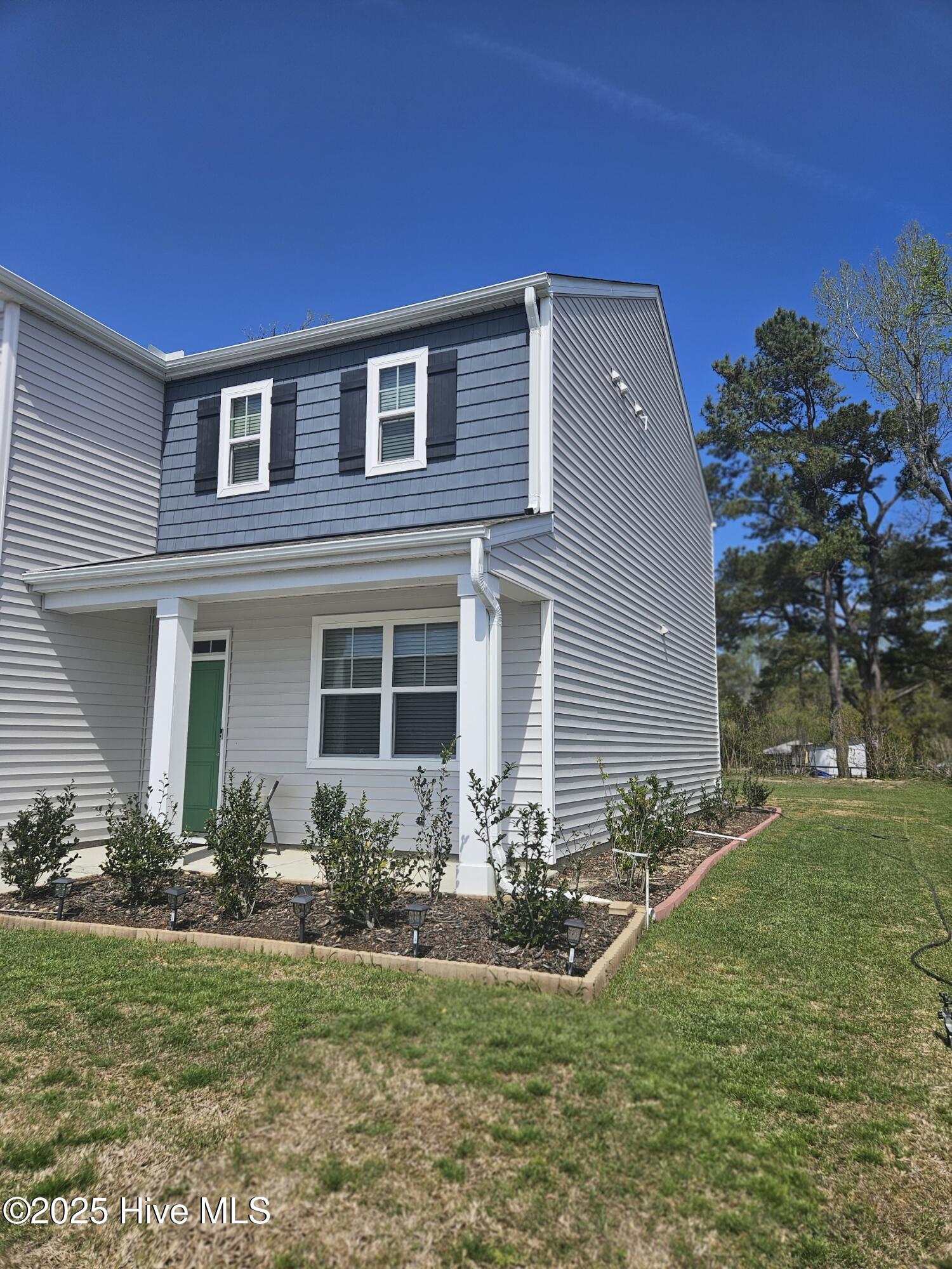 313 Tributary Circle Wilmington, NC 28401 - Photo 4 of 15 20250328_122106_resized