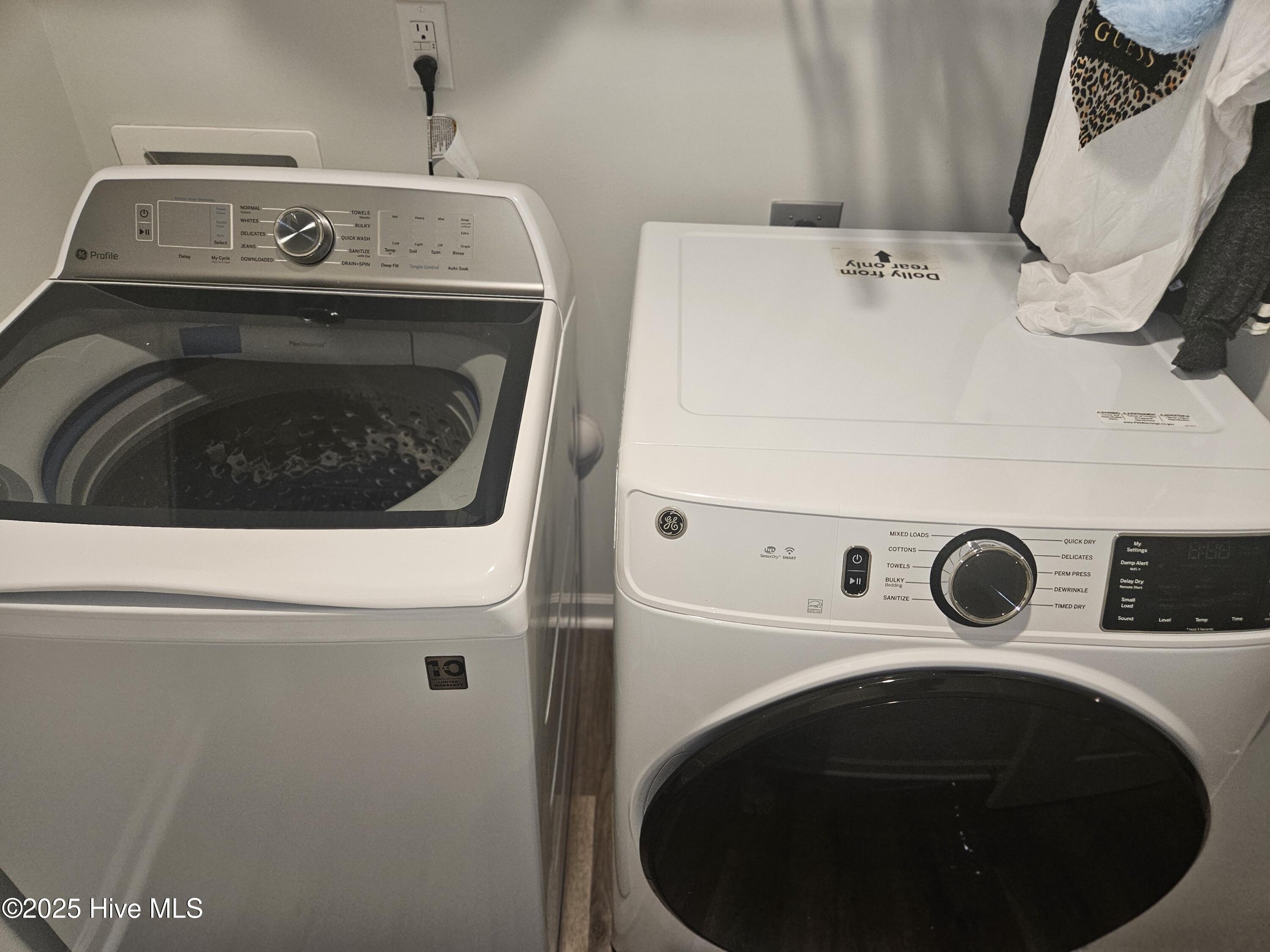 313 Tributary Circle Wilmington, NC 28401 - Photo 9 of 15 20250328_122957_resized_1