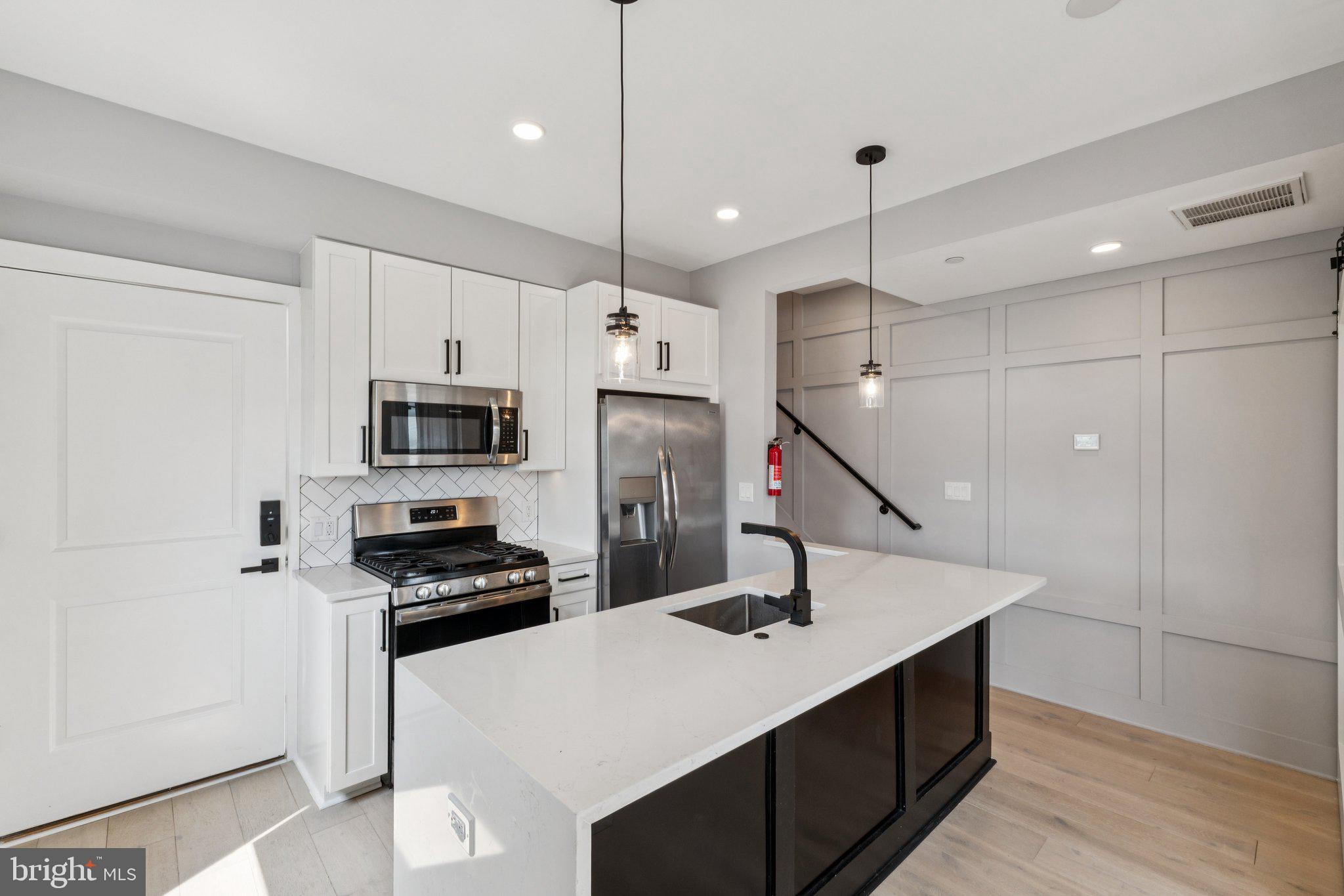 1915 H Street Northeast, Unit PH2 Washington, DC 20002 - Photo 2 of 21