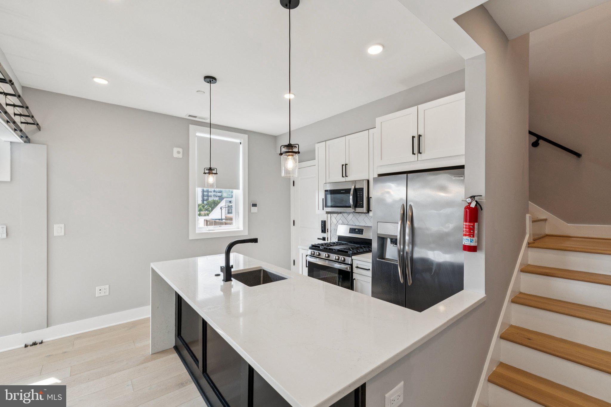 1915 H Street Northeast, Unit PH2 Washington, DC 20002 - Photo 3 of 21