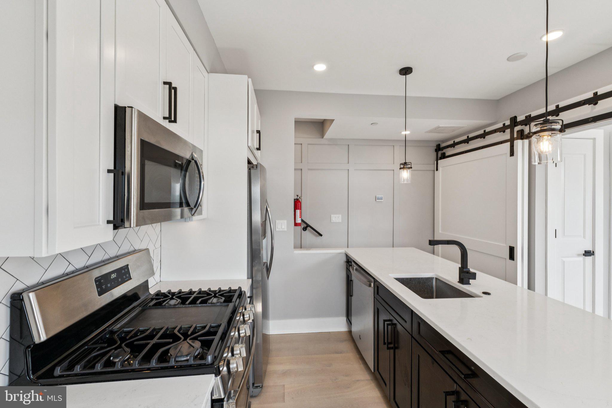 1915 H Street Northeast, Unit PH2 Washington, DC 20002 - Photo 4 of 21