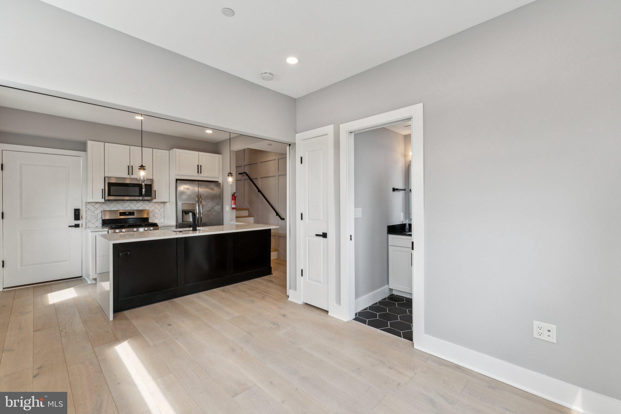 1915 H Street Northeast, Unit PH2 Washington, DC 20002 - Photo 5 of 21