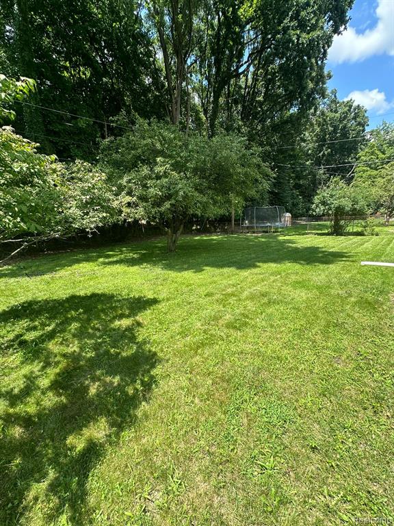 23645 Rockingham Street Southfield, MI 48033 - Photo 49 of 52
