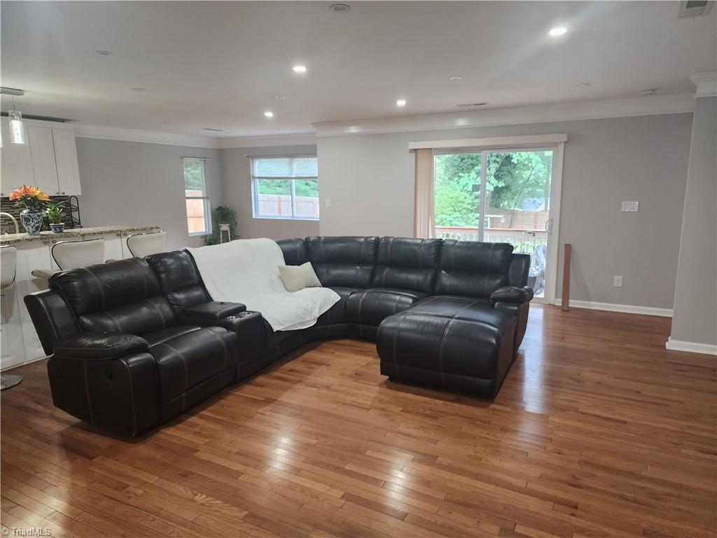 120 Oak Summit Road Winston-Salem, NC 27105 - Photo 4 of 29 Living Room