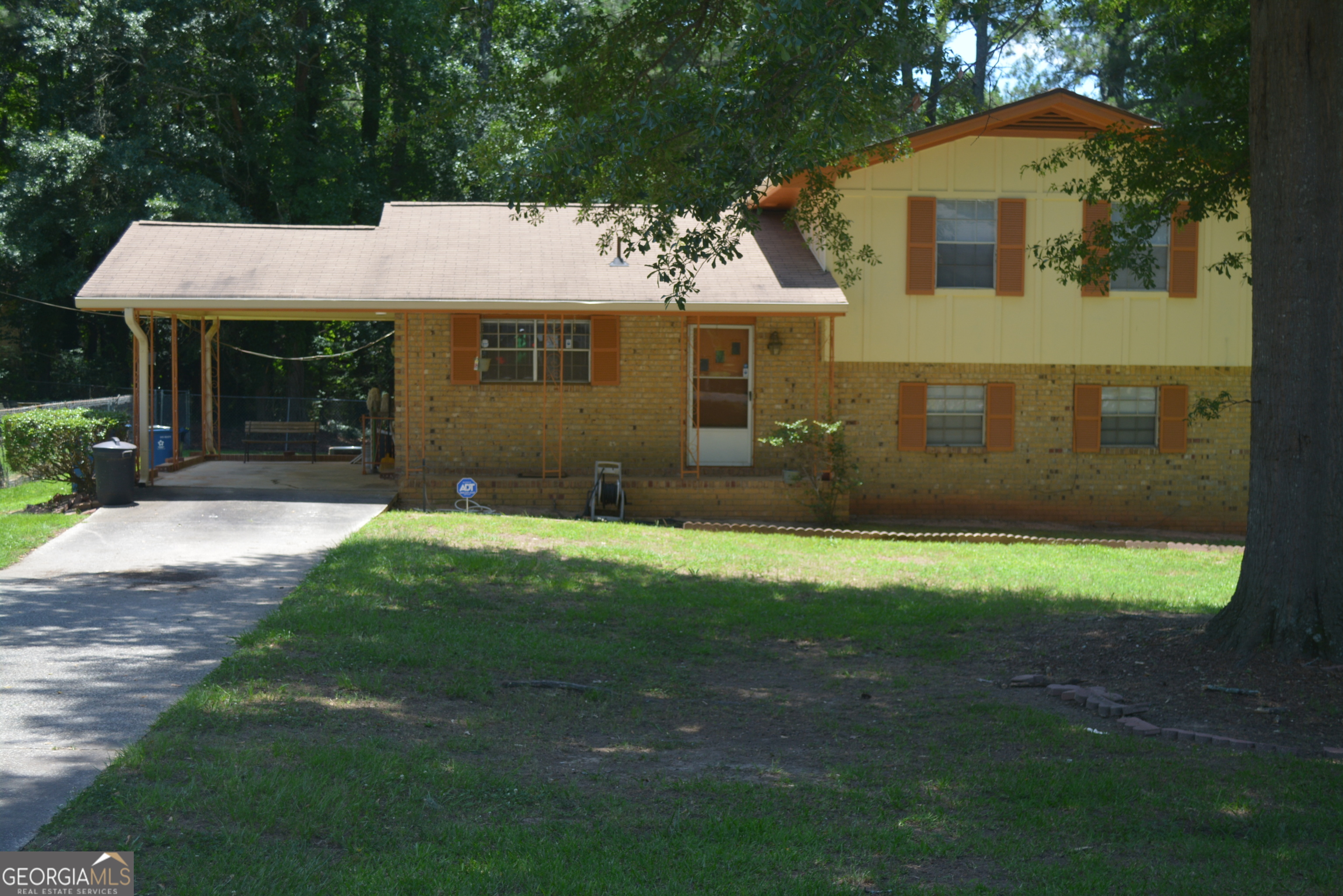 354 Roy Huie Road Riverdale, GA 30274 - Photo 2 of 48
