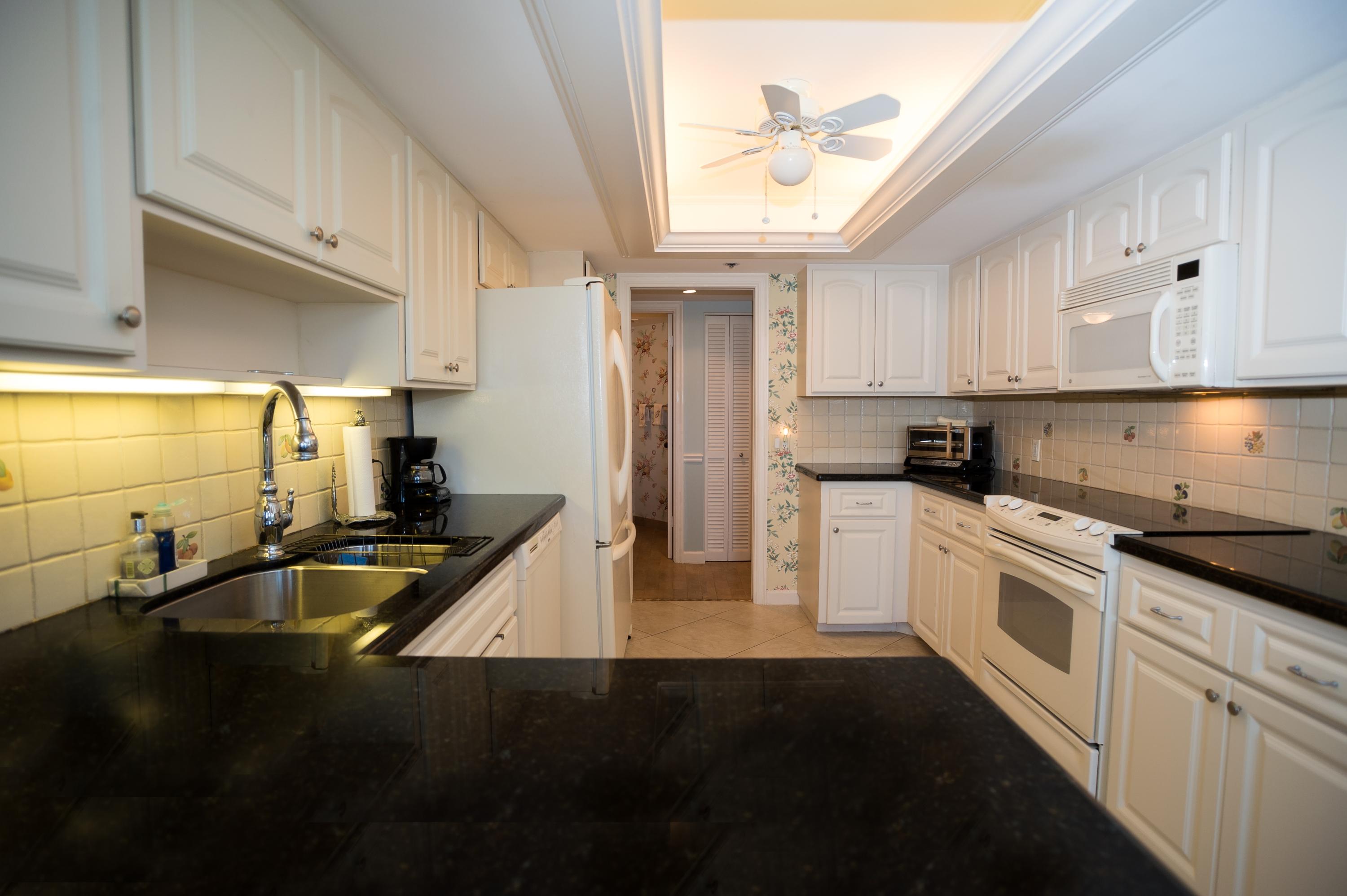 50 South Beach Road, Unit 302 Tequesta, FL 33469 - Photo 8 of 37 untitled-29-3692755747-O