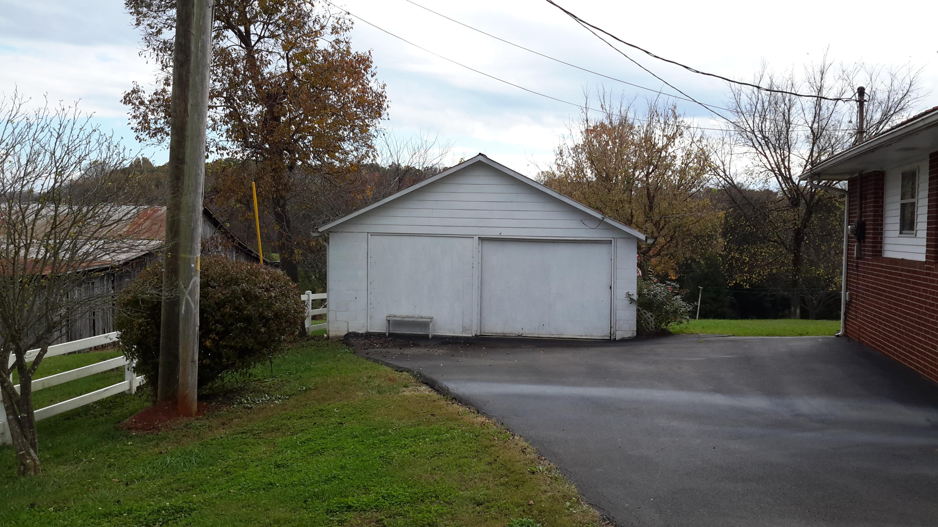 849 Kodak Road Kodak, TN 37764 - Photo 2 of 24 20151105_122644