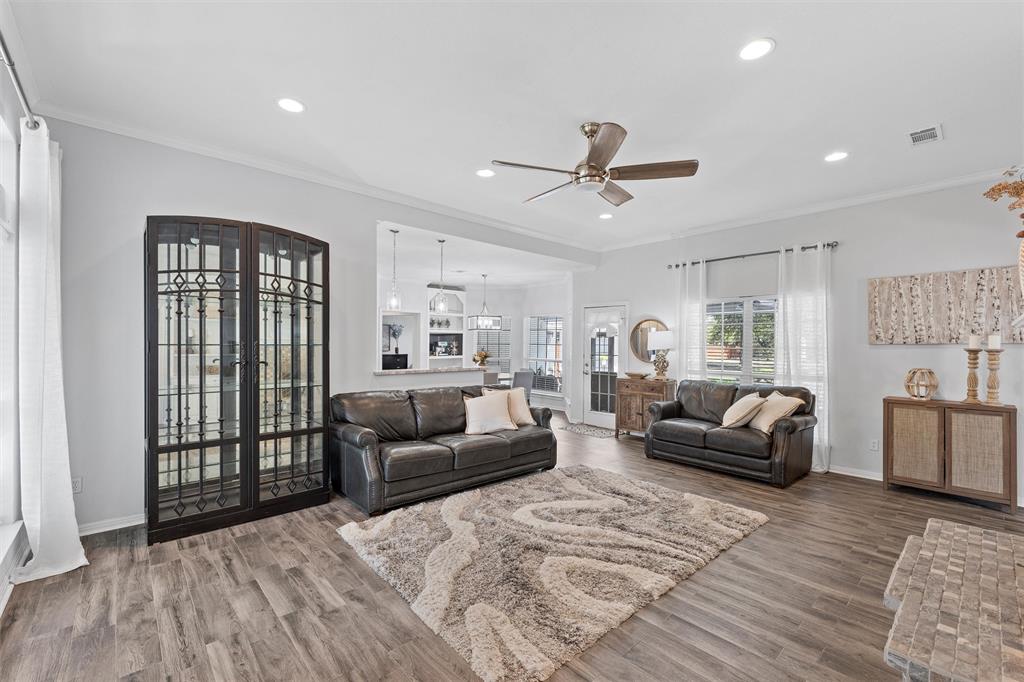 11209 Tree Lake Drive Waco, TX 76708 - Photo 5 of 40 a living room with furniture and a window