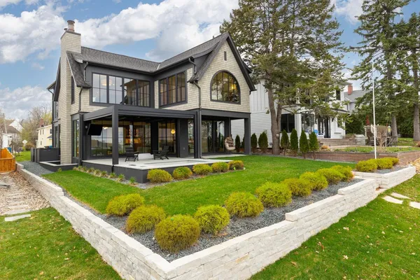 $4,995,000 | 254 Lake Street, Excelsior, MN 55331