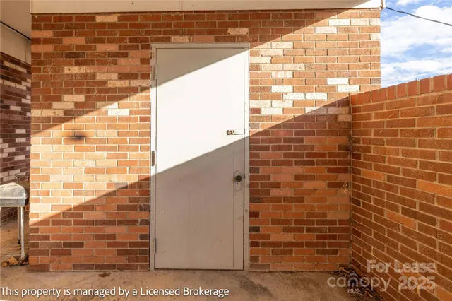 $975 | 213 Roslyn Road, Troy, NC 27371