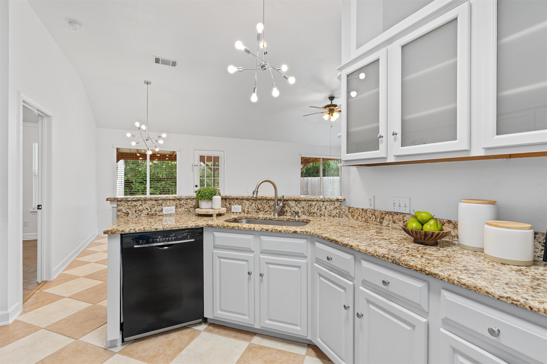 2005 East 19th Street Georgetown, TX 78626 - Photo 18 of 37