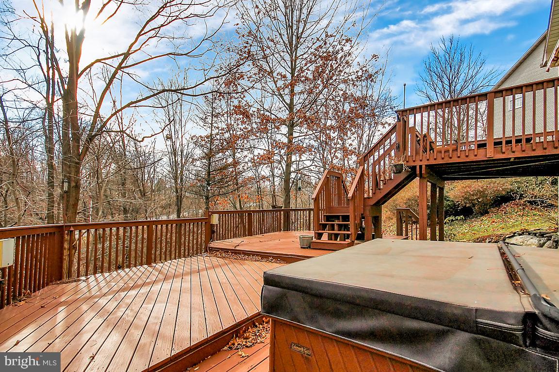 2090 Brigade Road Enola, PA 17025 - Photo 31 of 35 Deck