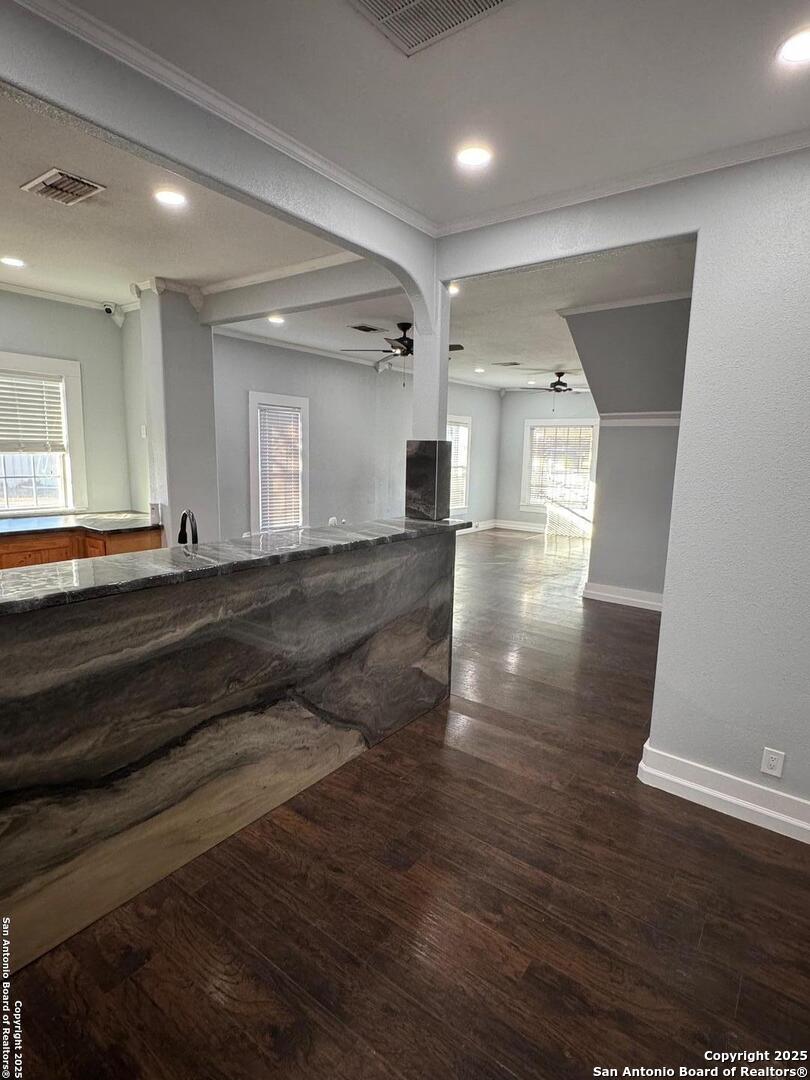 300 East Church Street Three Rivers, TX 78071 - Photo 10 of 35