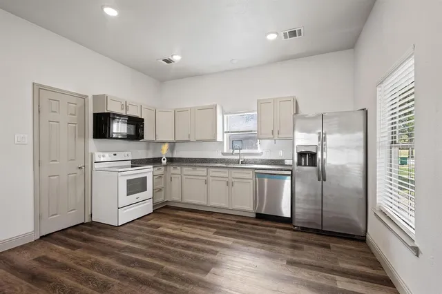 $220,000 | 108 Holcombville Street, Tom Bean, TX 75491