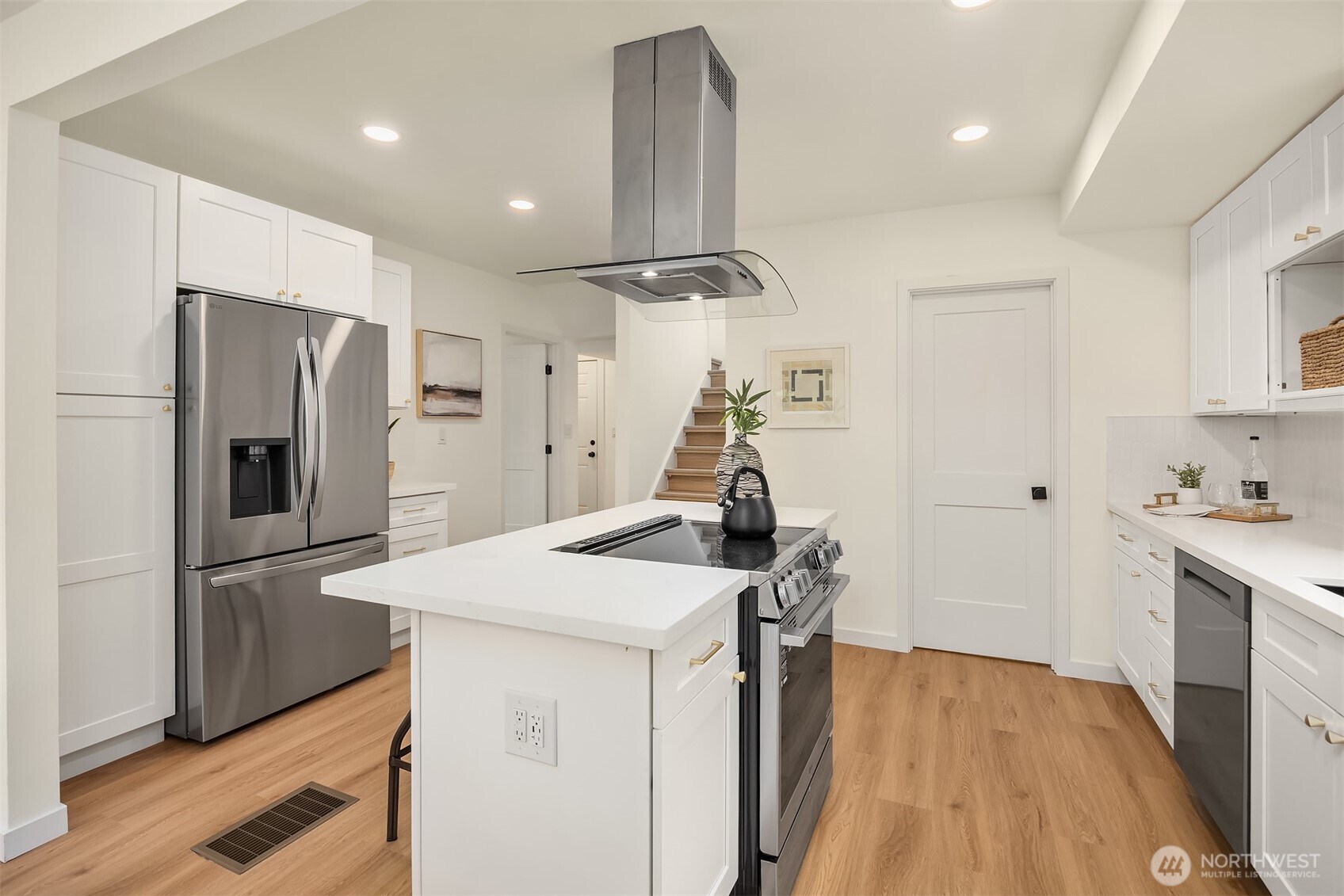 5040 35th Avenue Southwest Seattle, WA 98126 - Photo 4 of 30