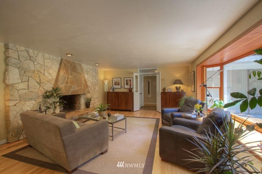 6705 128th Street Southwest Edmonds, WA 98026 - Photo 3 of 12 Gallery Image 3