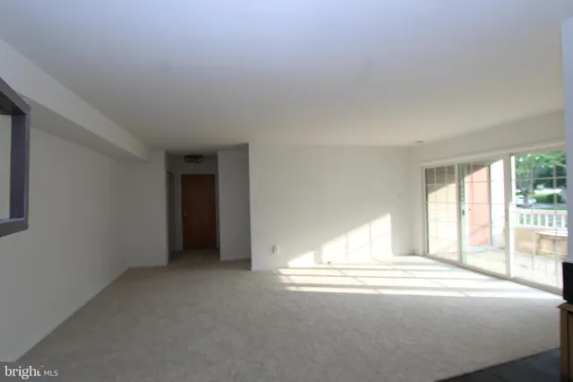 a view of livingroom with furniture