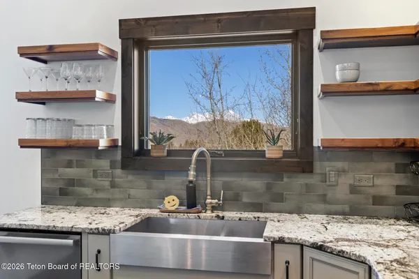 $8,850,000 | 735 Upper Redmond Drive, Jackson, WY 83001