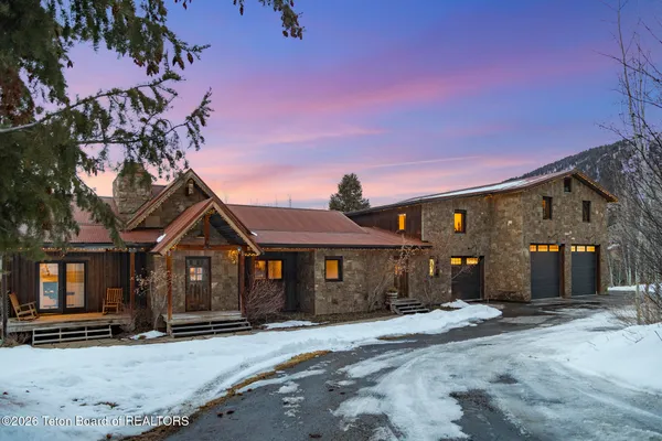 $8,850,000 | 735 Upper Redmond Drive, Jackson, WY 83001