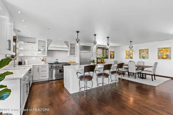 $8,850,000 | 735 Upper Redmond Drive, Jackson, WY 83001