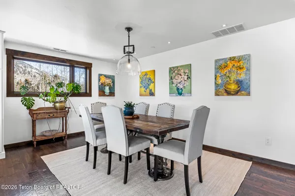 $8,850,000 | 735 Upper Redmond Drive, Jackson, WY 83001