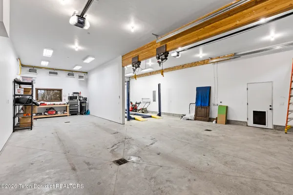 $8,850,000 | 735 Upper Redmond Drive, Jackson, WY 83001