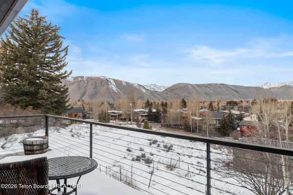 $8,850,000 | 735 Upper Redmond Drive, Jackson, WY 83001
