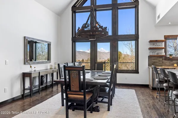 $8,850,000 | 735 Upper Redmond Drive, Jackson, WY 83001