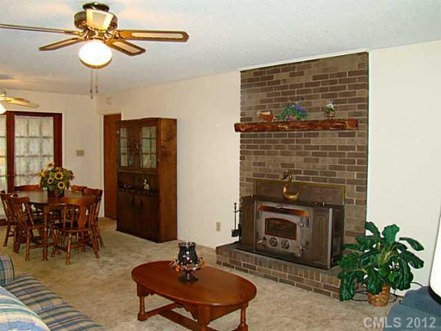 4340 Henry Dellinger Road Maiden, NC 28650 - Photo 3 of 15 Gallery Image 3