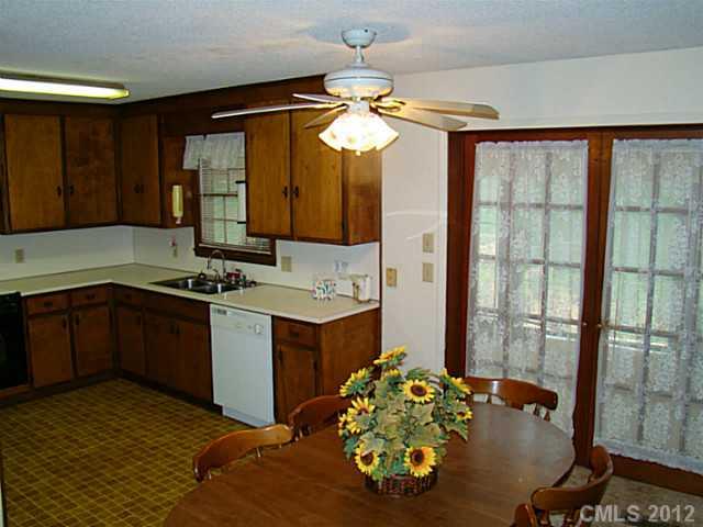 4340 Henry Dellinger Road Maiden, NC 28650 - Photo 9 of 15 Gallery Image 9