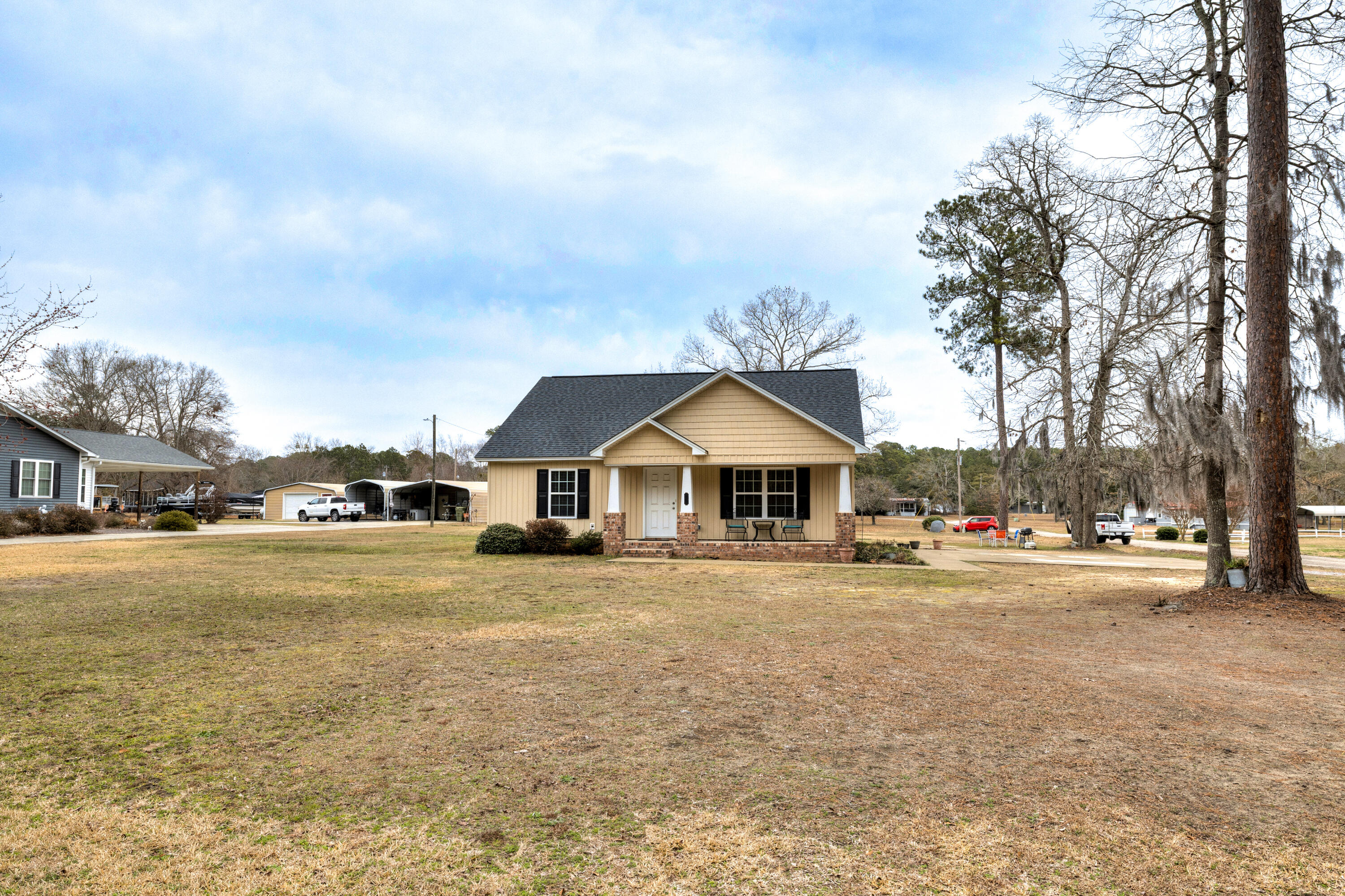 1824 Camp Shelor Road Manning, SC 29102 - Photo 3 of 46