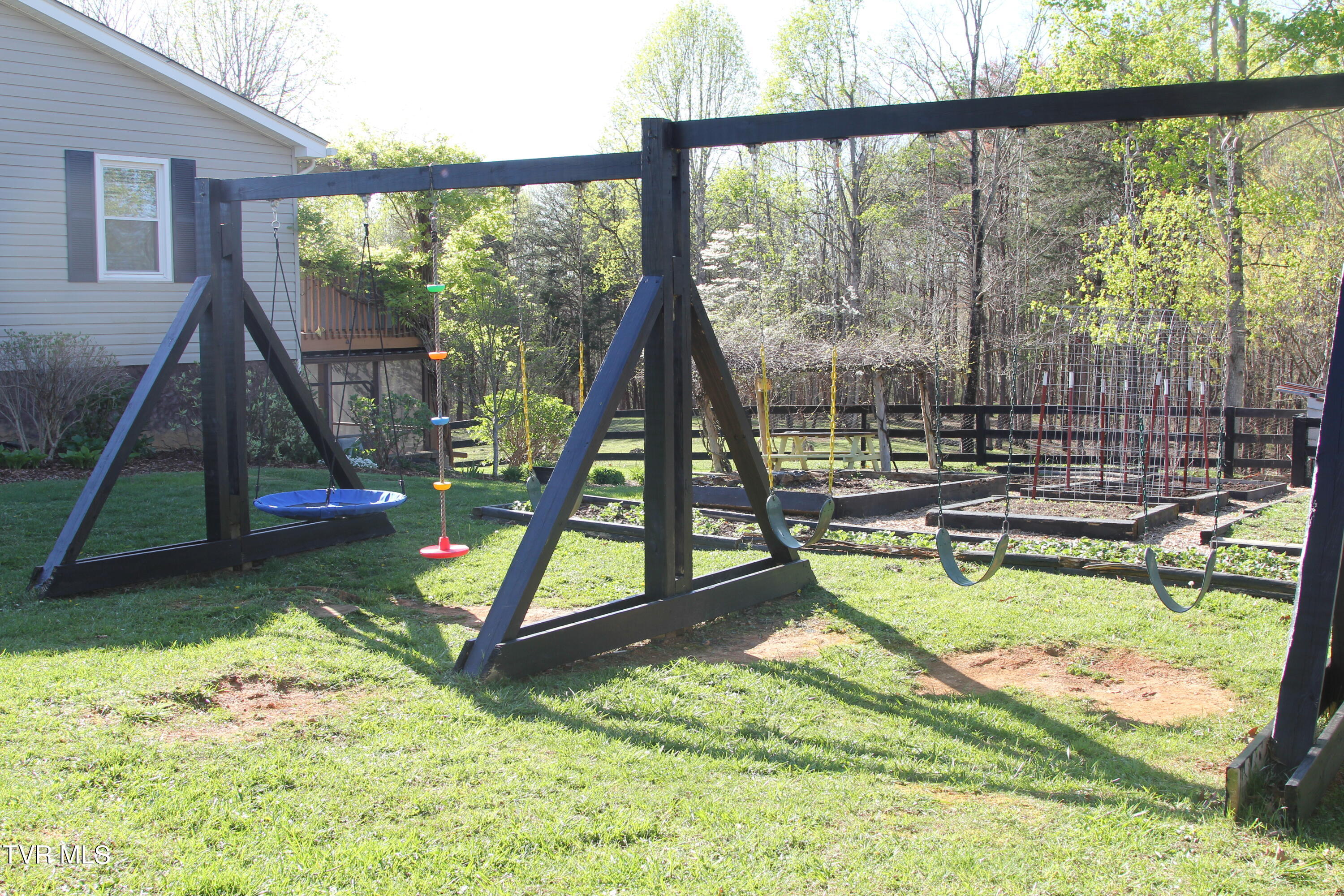 152 Ridgecrest Road Jonesborough, TN 37659 - Photo 32 of 49 64 Swing Set 1