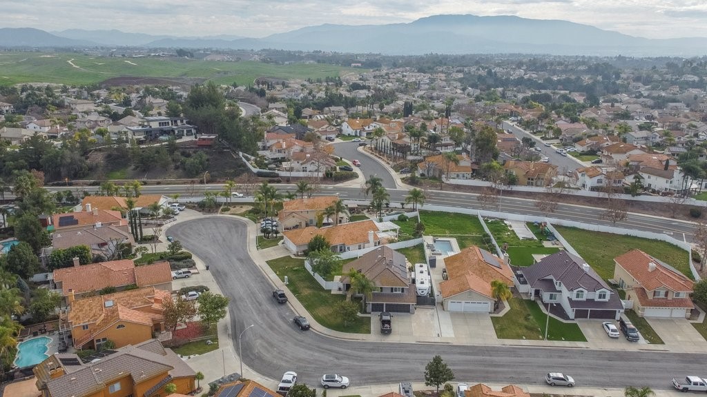 31841 Monique Circle Temecula, CA 92591 - Photo 7 of 52