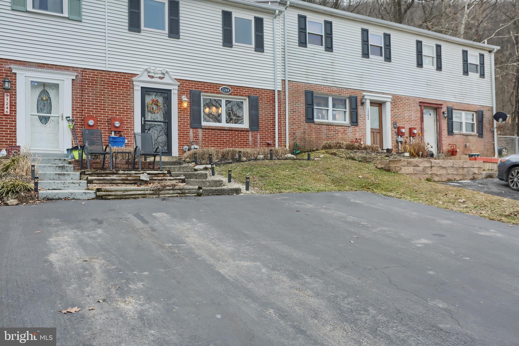 1244 Fox Run Reading, PA 19606 - Photo 2 of 28 Gallery Image 2
