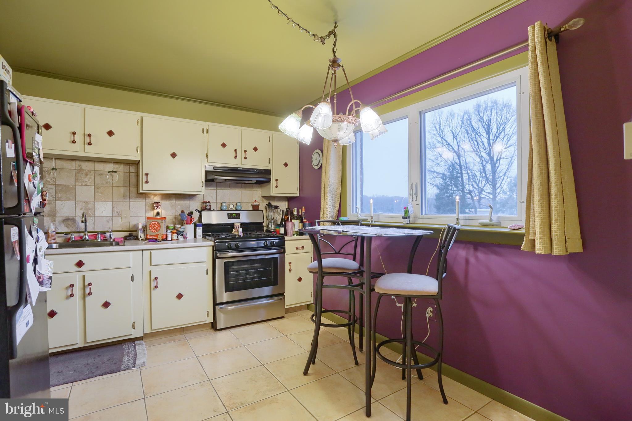 1244 Fox Run Reading, PA 19606 - Photo 11 of 28 Gallery Image 11