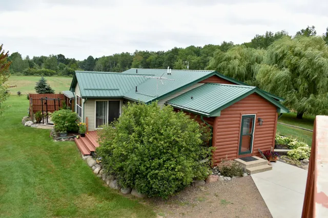 $599,900 | 1610 Plum Street, Grasston, MN 55030