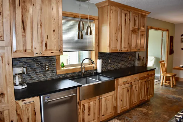 $599,900 | 1610 Plum Street, Grasston, MN 55030