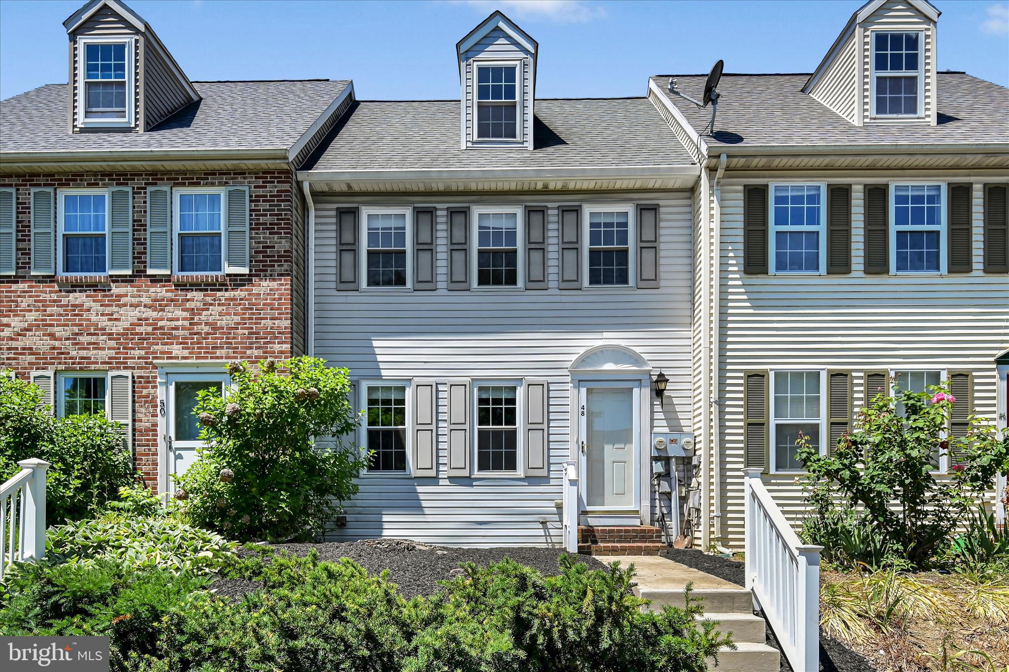 48 Pennwick Drive Lititz, PA 17543 - Photo 2 of 30 Exterior Front