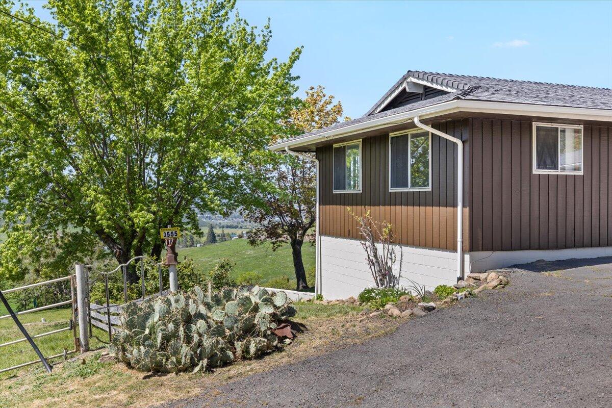 3555 Payne Road Medford, OR 97504 - Photo 46 of 46 04-CI_4236