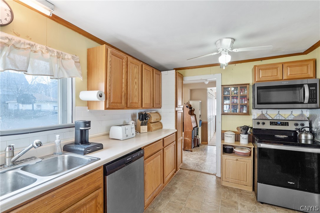 608 Seneca Street Fulton, NY 13069 - Photo 12 of 46